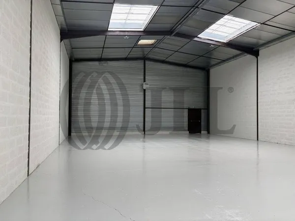 Local d'activité 389 m²