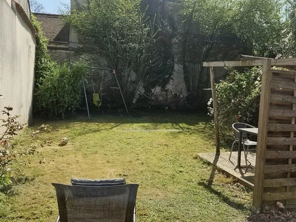 charmante maison en triplex avec grand jardin de 292m2
