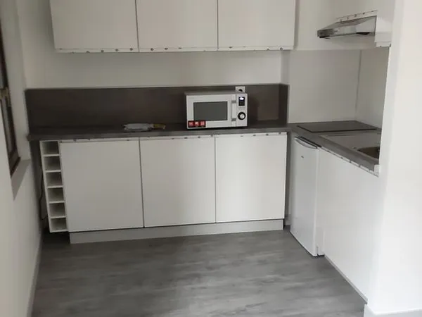 Studio meublé rénové - Muret - 23,36 m² - Proche gare - 565,59 CC