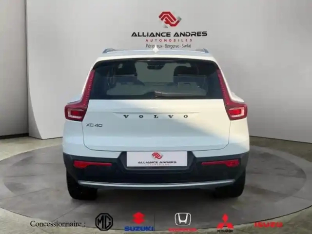 Volvo Xc40 t2 129ch momentum — photo 6
