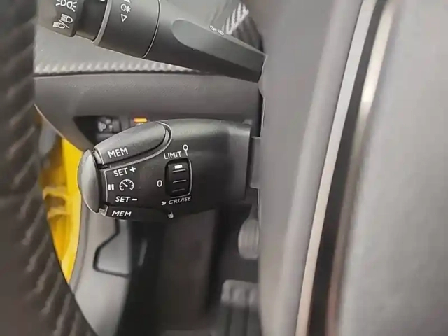 Peugeot 208 puretech 75 s&amp;s bvm5 — photo 55