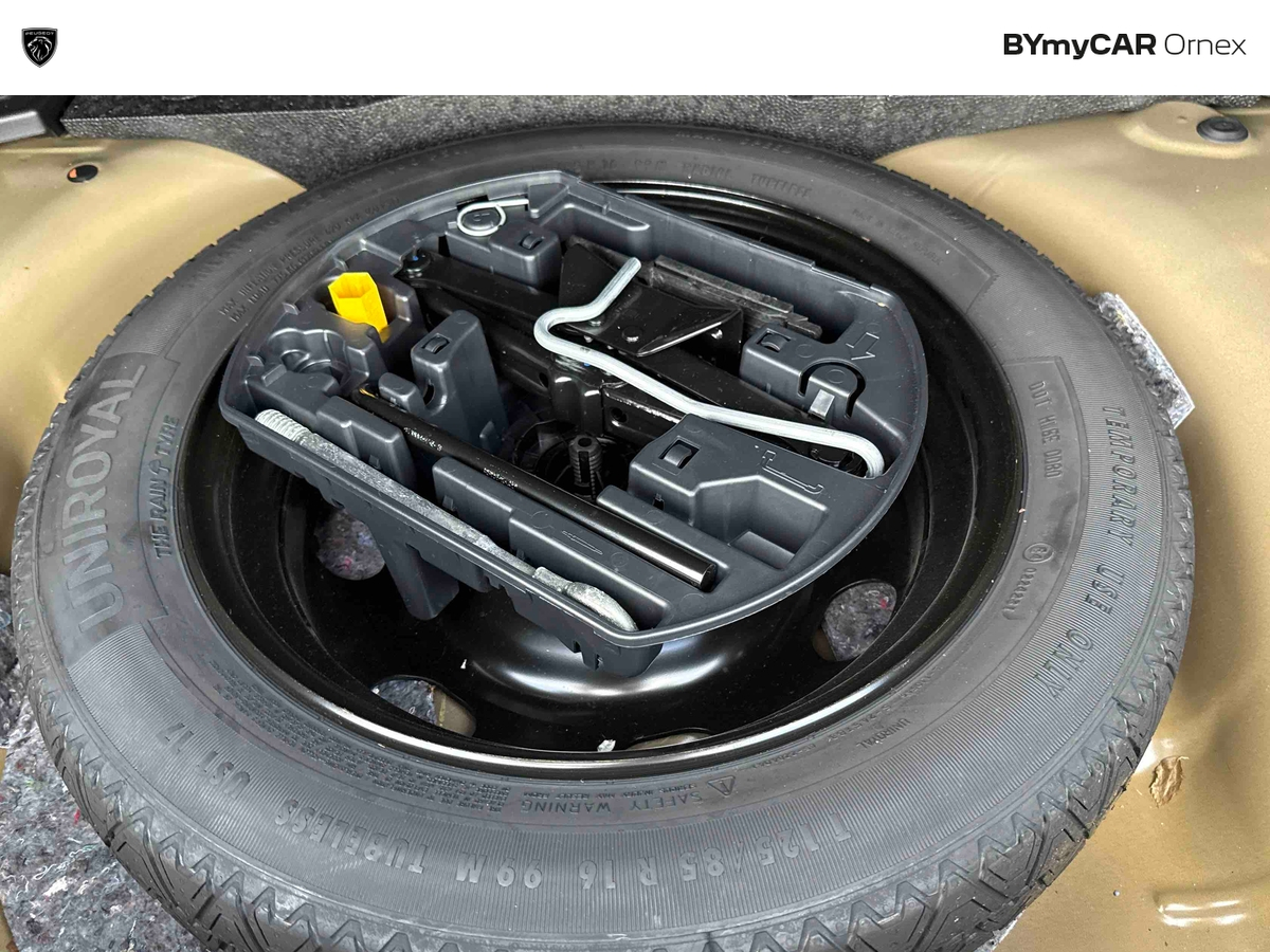 Peugeot 2008 PureTech 130 S&amp;S EAT8 — photo 40