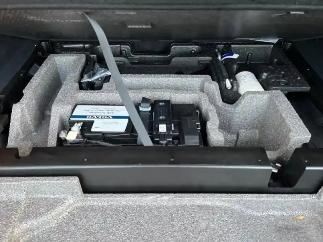 Volvo Xc60 t6 hybride rechargeable 253 + 145ch ultra style dark geartronic 8 awd — photo 14