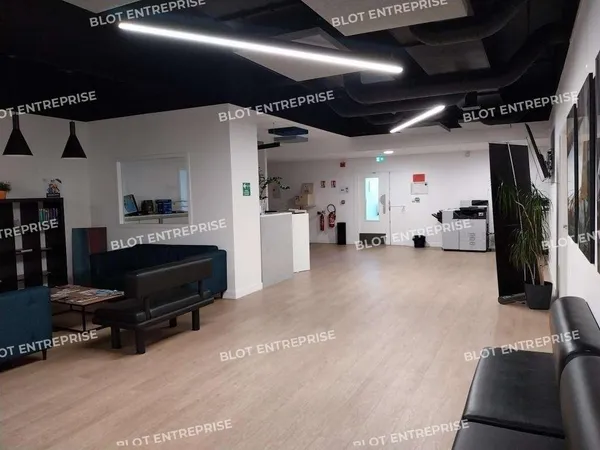 A LOUER - BUREAUX 320 m² - RENNES
