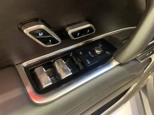 Land Rover Range Rover 3.0 p550e 550ch phev autobiography swb — photo 11