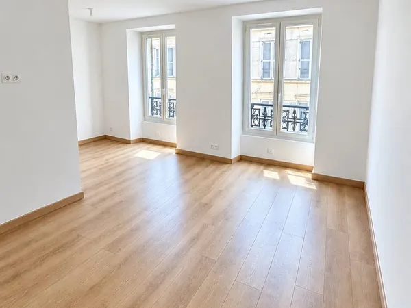 Paris 10ème - Faubourg Poissonnière | Ravissant 2 pièces de 36 m² entièrement rénové au calme sur co