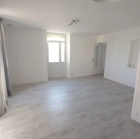Clim reversible, 2 chambres, piece de vie 30m2