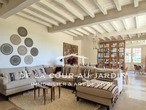 Ferme 9 pièces 297 m²