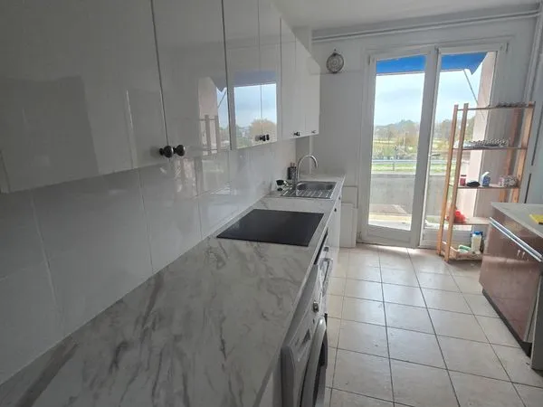 Coloc à 5. Une chambre 399 euro tout compris