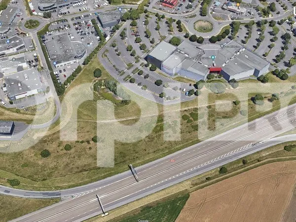 Terrain 6 788 m² Reims