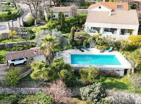 La Gaude village superbe Villa à vendre 3 appartements vue m