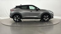 Nissan Juke 143 N-Design Perso Ext. Noir / Int. Orange + Pack Techno + jantes 19 — photo 4