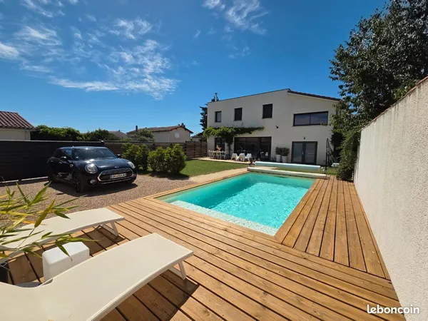 Loft 8 pièces 190m² entièrement meublé