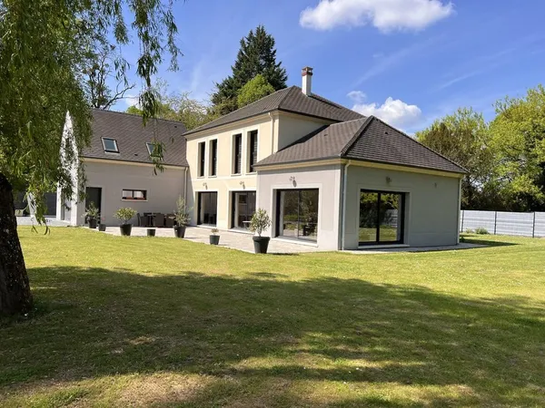 Villa 8 pièces 270 m²