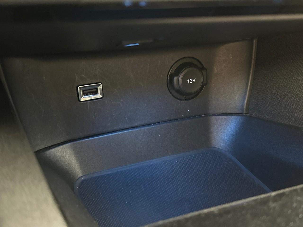 Peugeot 3008 hybrid 225 e-eat8 allure pack — photo 28