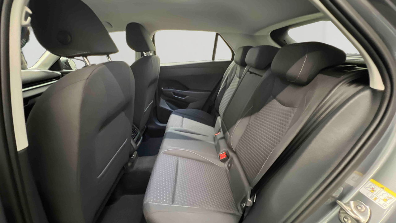 Volkswagen T-Roc 1.5 eTSI Hybrid 116 ch DSG7 — photo 12