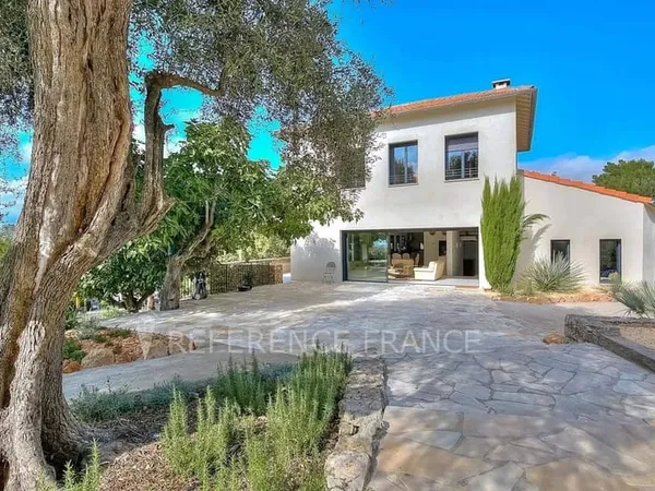 Villa 6 pièces 226 m²
