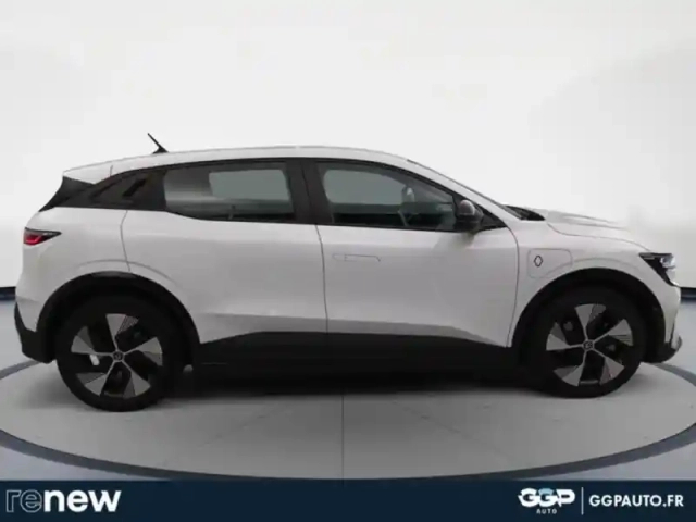 Renault Megane e-tech electric ev40 130ch equilibre boost charge — photo 21
