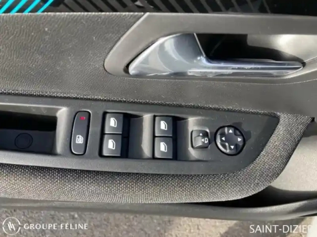 Peugeot 208 1.2 puretech 75ch s&amp;s style — photo 12
