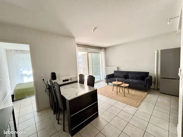 APPARTEMENT A LOUER LUMINEUX MEUBLÉ 63 m² - 2 CHAMBRES - GRANDE TERRASSE & PARKING COUVERT