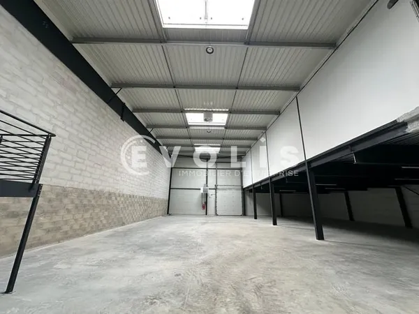 Locaux d'activité - A LOUER - 4 174 m² divisibles à partir de 784 m²