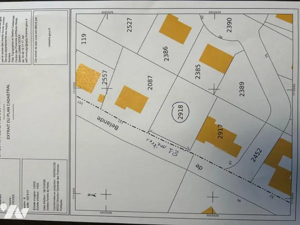 Terrain 608 m²
