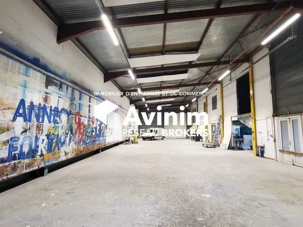 Immeuble industriel 195 m²