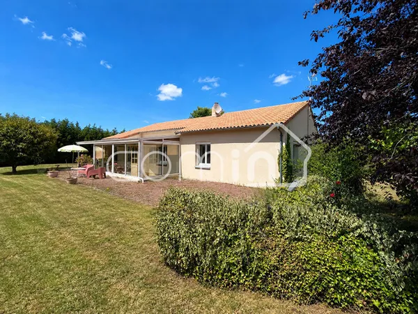 Maison de plain-pied - Thouars 6 pièce(s) 130 m2