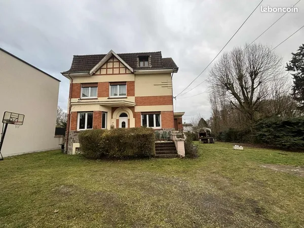 Maison 9 pièces 260 m²