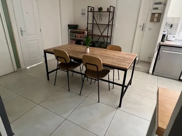 Une chambre disponible à Evry proche RER D
