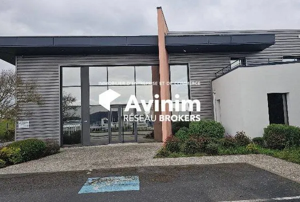 Bureau 949 m²
