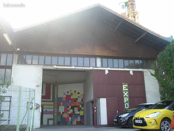 Local commercial Valence loca 2