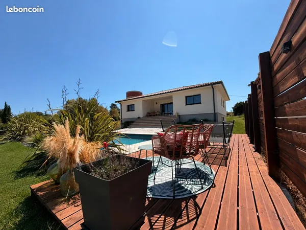 Maison contemporaine avec piscine, vue exceptionnelle sur le Tarn et 1450m2 de terrain - Caraman