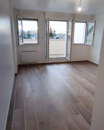 T3 - 84 m² à 2 min du port - 2 balcons, garage, cave - DPE C