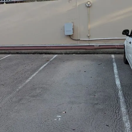 Gare part dieu, place parking avec borne de recharge