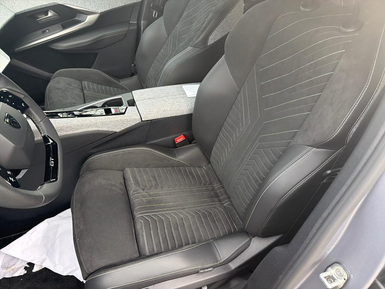 Peugeot 3008 hybrid 145 e-dcs6 gt — photo 9