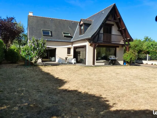 Maison 12 pièces 167 m²