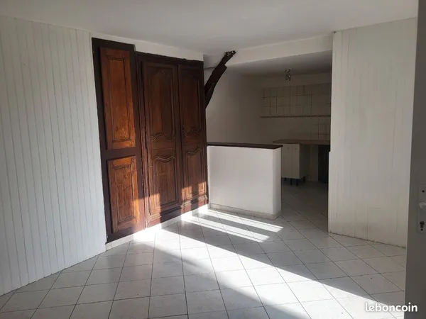 Loue appartement Type F2 a brezolles