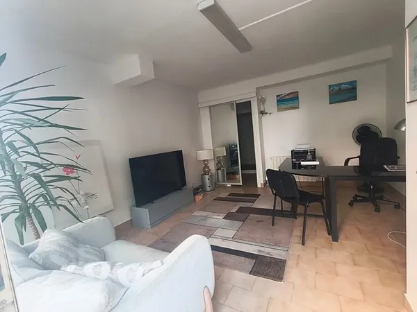 Local commercial