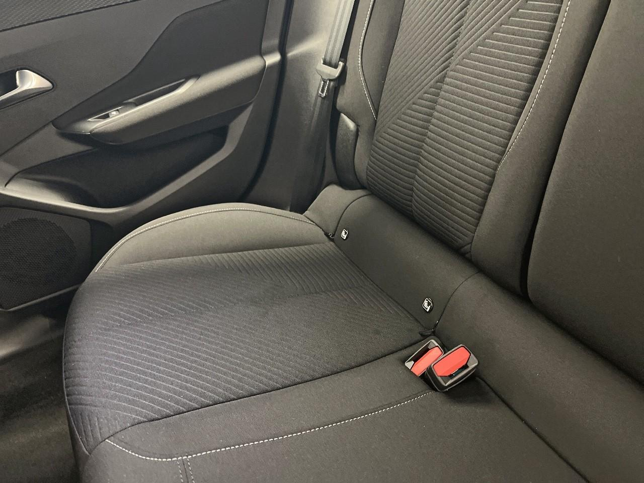 Peugeot 308 phev 180 e-eat8 active pack — photo 15