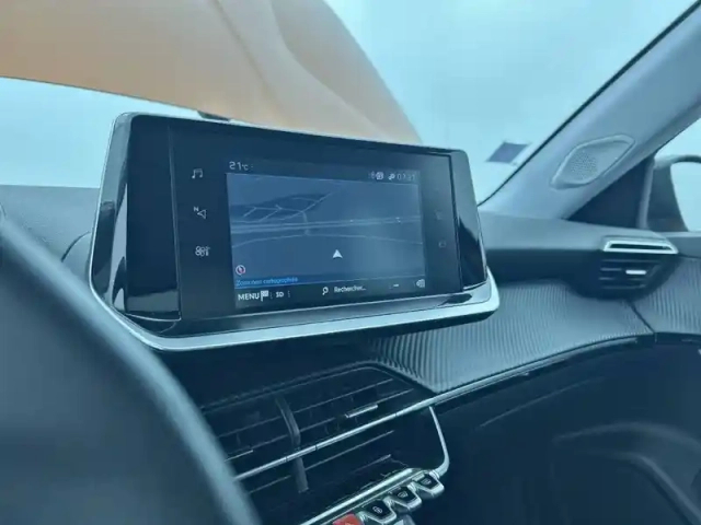 Peugeot 2008 puretech 130 s&amp;s eat8 — photo 21