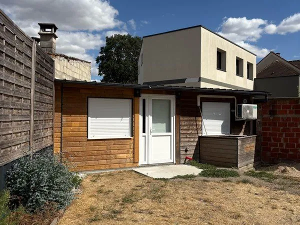 Studio Neuf avec Clim , Jardin , Parking