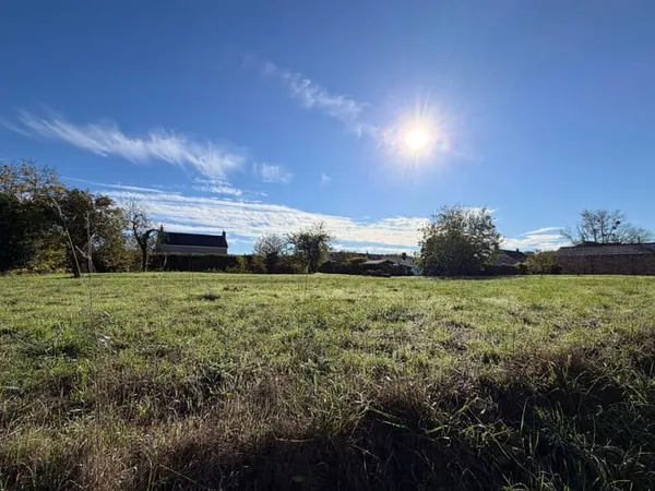 Terrain 606 m²