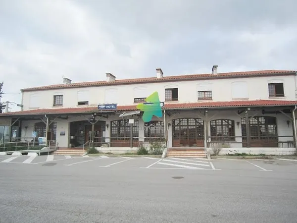Local 3 pièces 1500 m²