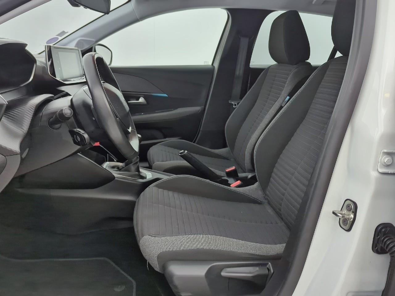 Peugeot 208 puretech 100 s&s bvm6 style — photo 9
