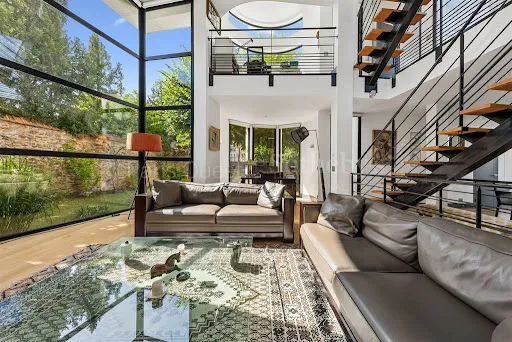 Maison 8 pièces 337 m²