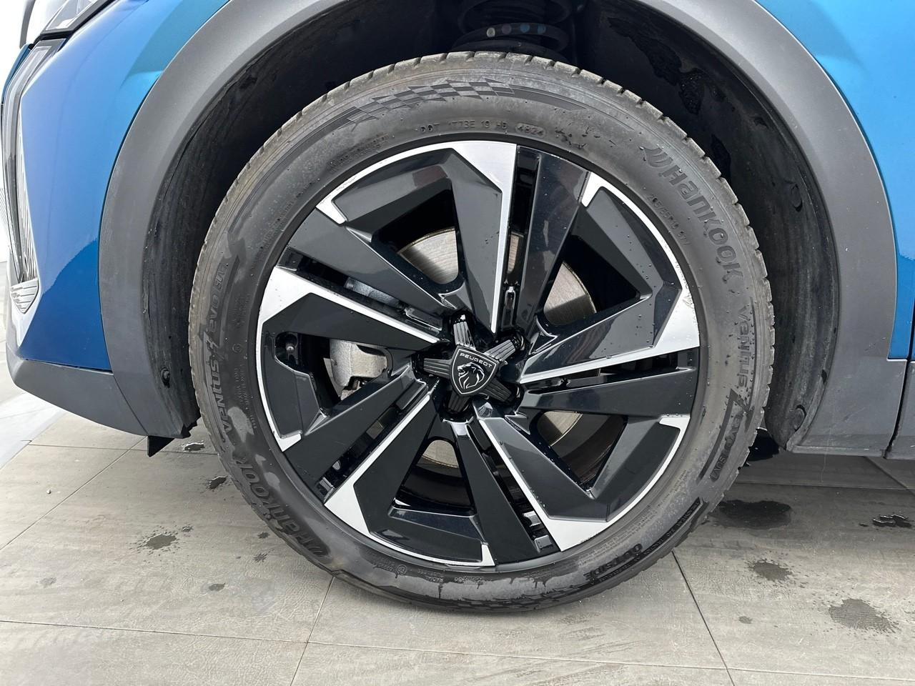 Peugeot 408 phev 180 e-eat8 allure pack — photo 14