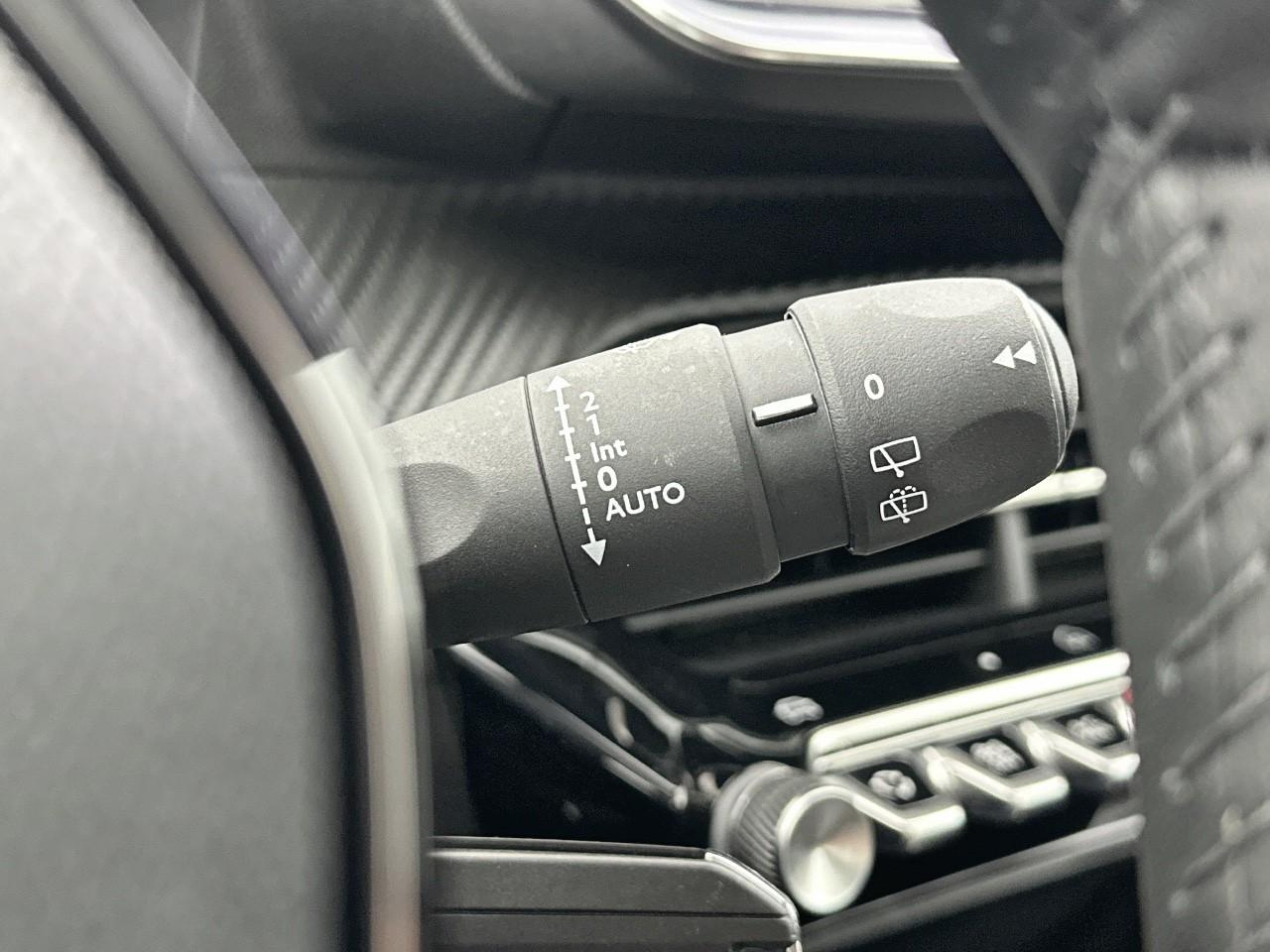 Peugeot 208 electrique 54 kwh 156ch style — photo 18