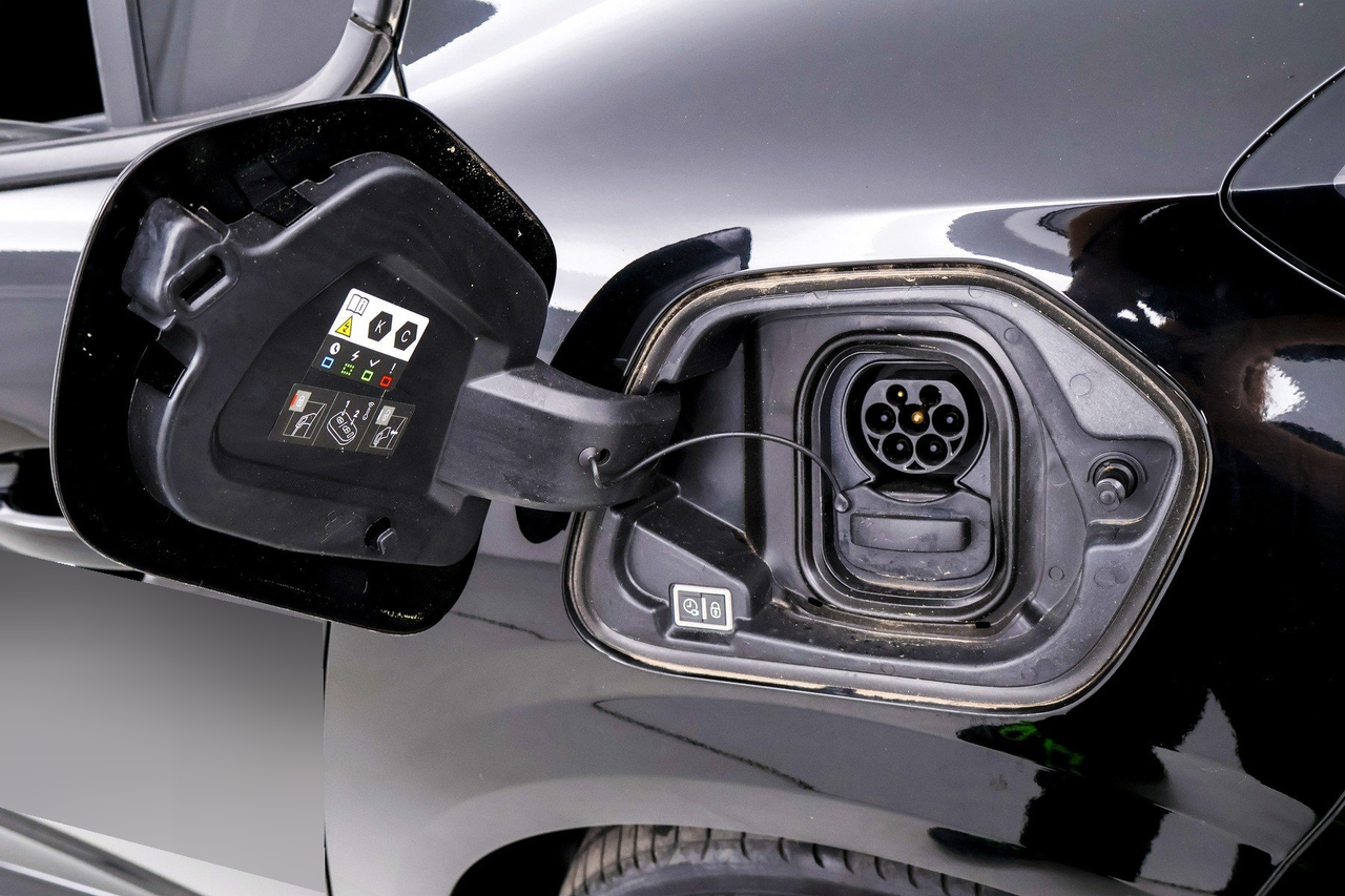 Peugeot 208 — photo 32