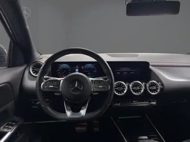 Mercedes Eqa 250+ amg line — photo 31